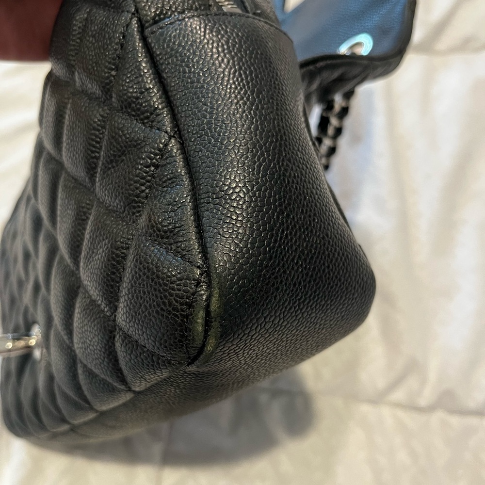 Authentic CHANEL flap bag. Black Caviar leather. Silver hardware. - Picture 7 of 15
